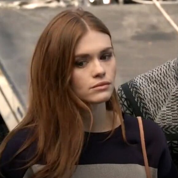 Topshop Navy Striped Boxy Tee ASO Ly­dia Mar­tin Teen Wolf - Picture 10 of 13